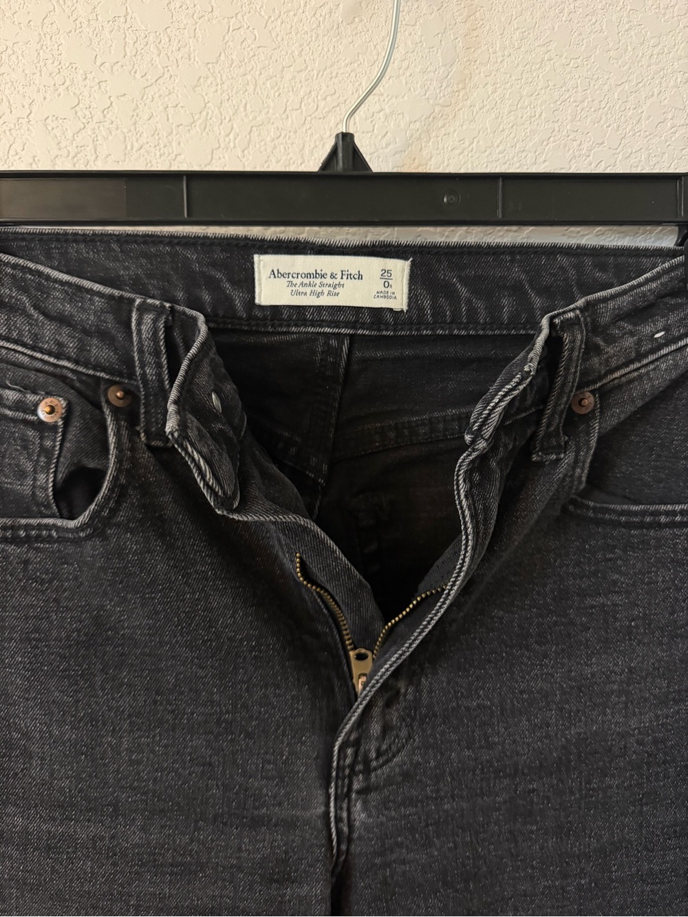 Abercrombie & Fitch The Ankle Straight Ultra High Rise